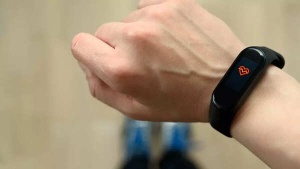 Fitness Trackers: Heart Health Boost or Hidden Hazard? Examining the Unseen Risks