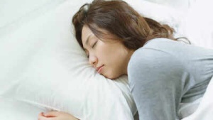 Pillow Creases: Are Your Sleep Habits Aging Your Skin? Dermatologists Reveal How to Prevent Sleep Wrinkles.